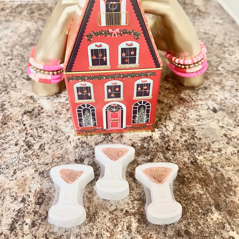 Brand New Bundle of 3 Expresso Martini Scented Bath Bombs - unisex - Picture 2 of 3